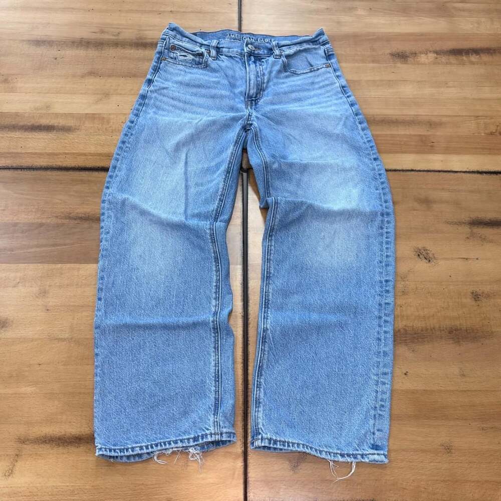 American Eagle Strigid Wide Leg Jeans Light Wash